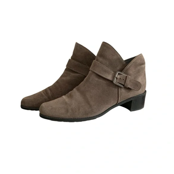 STUART WEITZMAN Brown Suede Ankle Boots - Picture 2 of 12